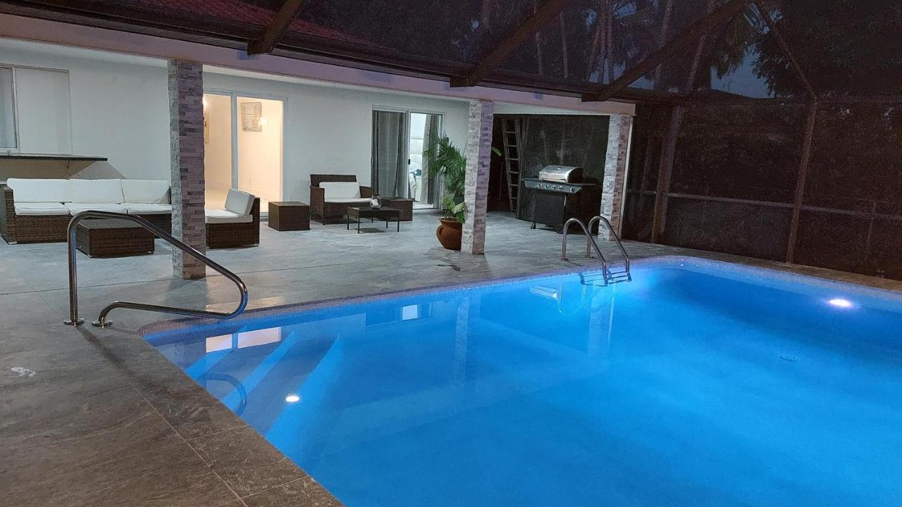 Cape Coral Mini Palace Екстер'єр фото