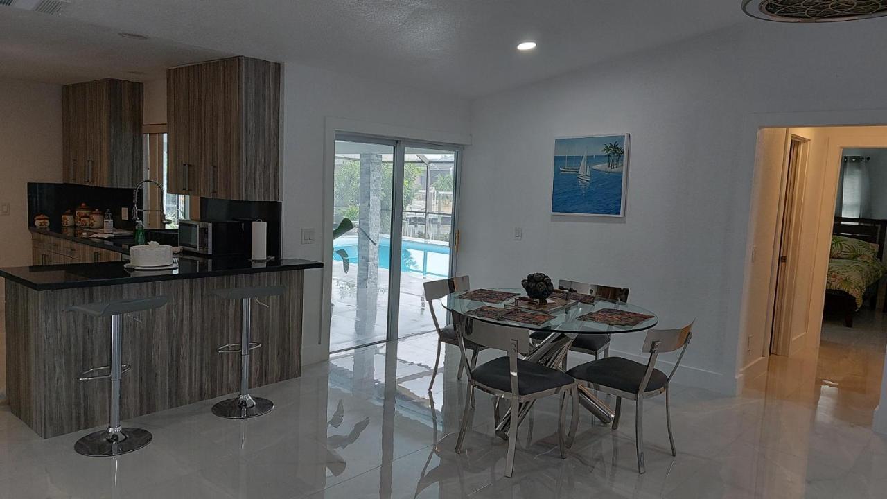 Cape Coral Mini Palace Екстер'єр фото