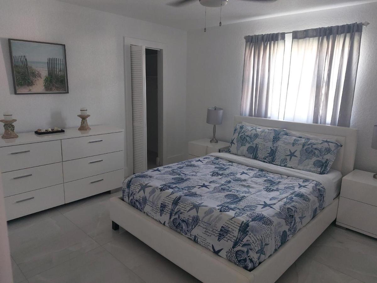Cape Coral Mini Palace Екстер'єр фото