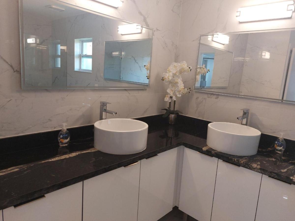 Cape Coral Mini Palace Екстер'єр фото